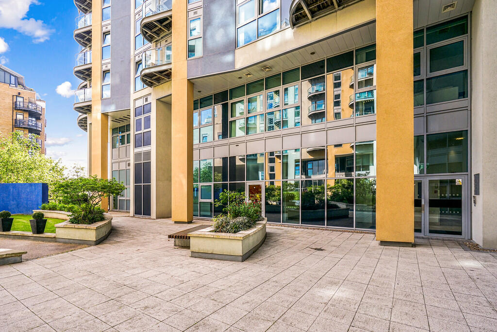 Vicentia Court Br...