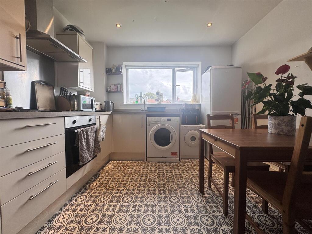 Lounge / open plan kitchen