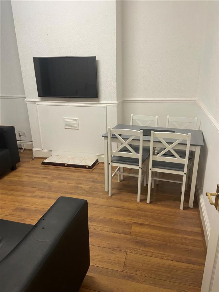 Living Room 1.JPG