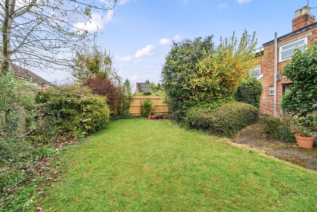 24 Pomfret Road, Towcester (17).jpg