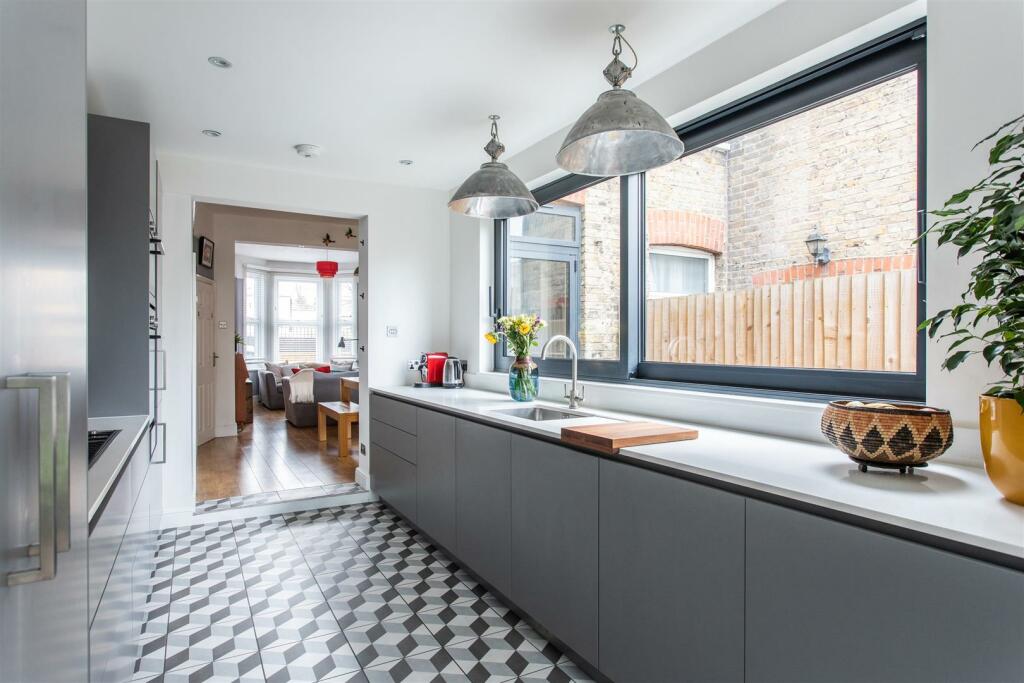59 Fairbourne Road,-14.jpg