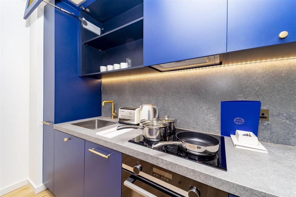 Kitchen         .jpg