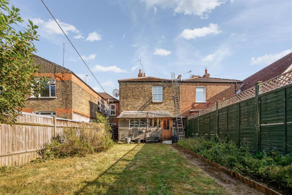 18 Buxton Gardens-9.jpg