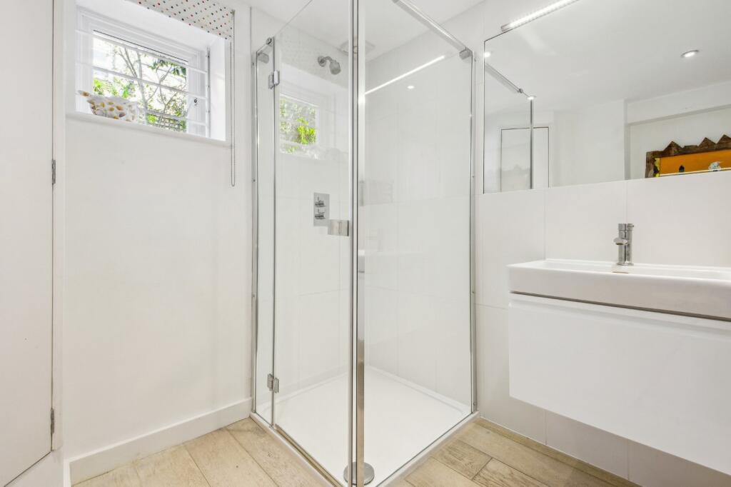 2nd Bathroom