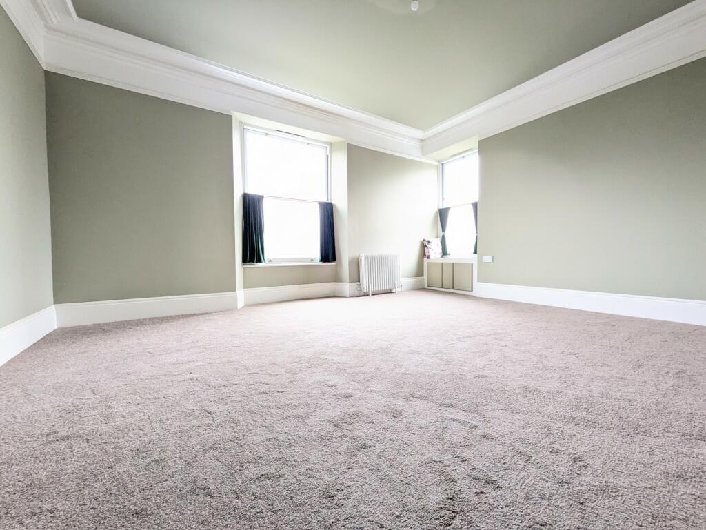 PXL_20241213_122458318.MP~2