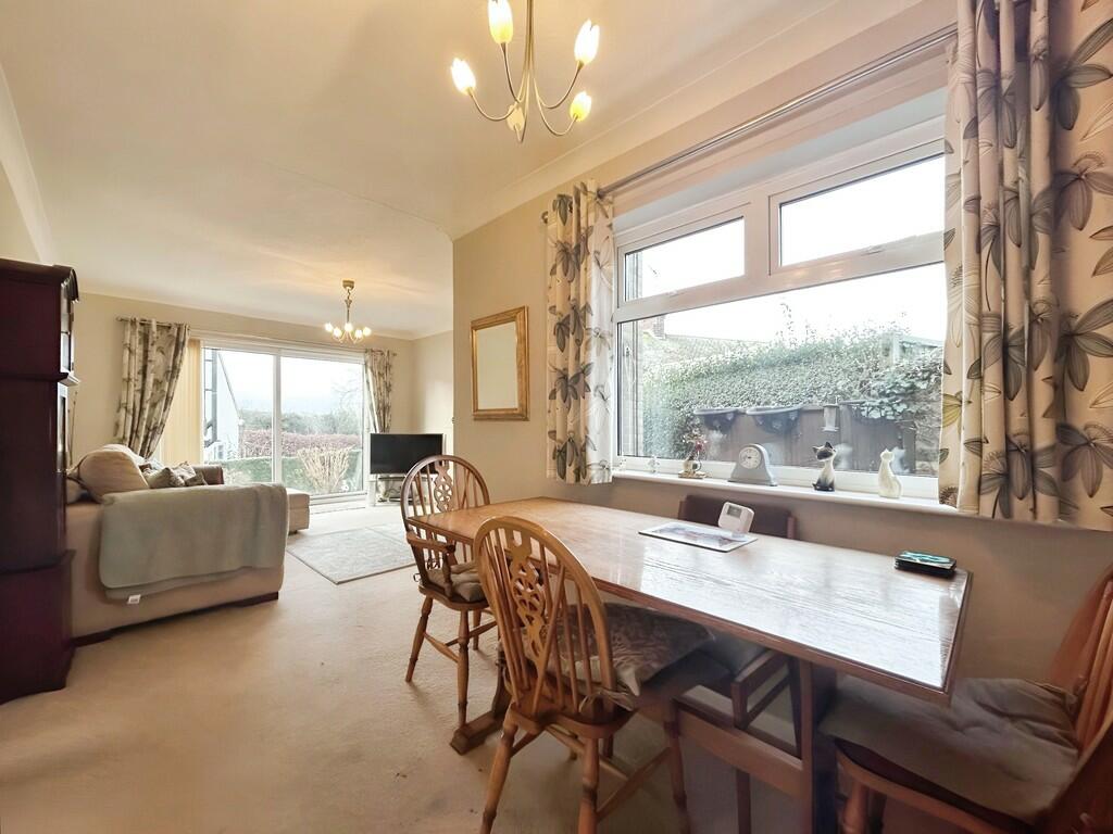 0eb3a103-WhatsApp...