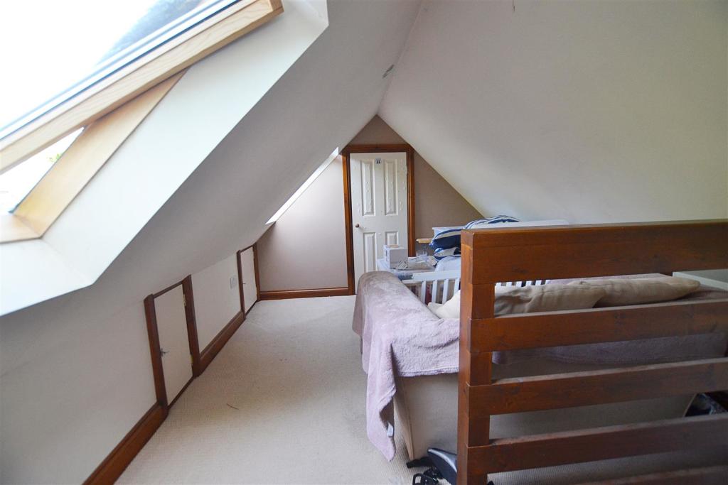 loft room..JPG