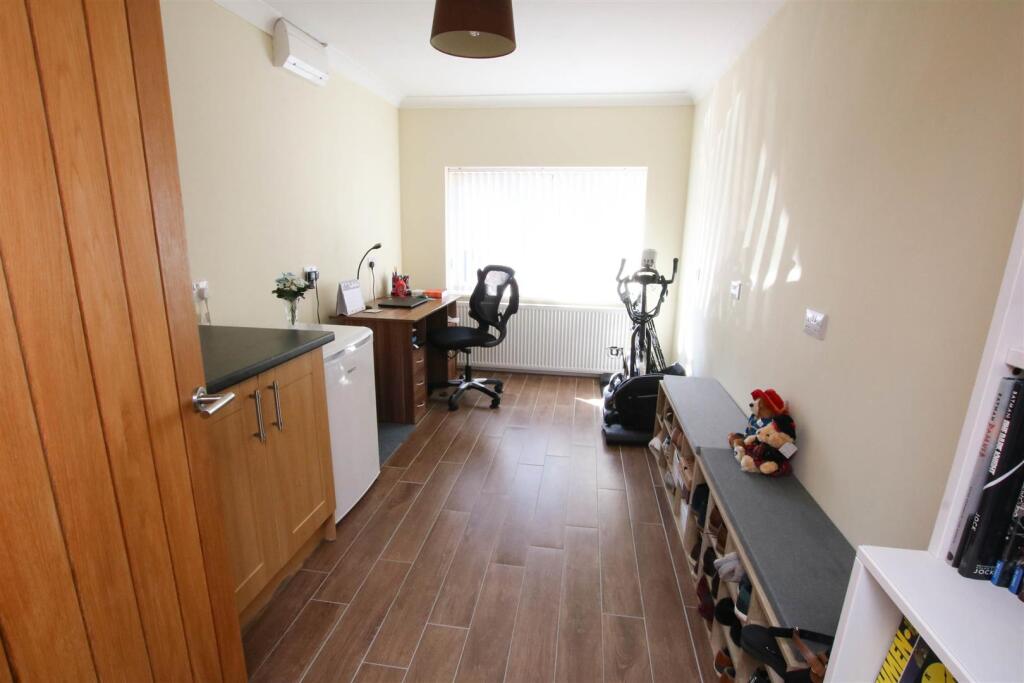 OFFICE/UTILITY ROOM