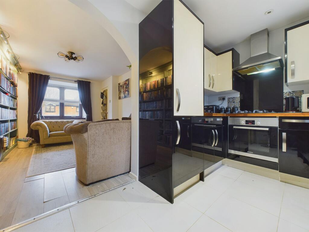 Lounge and Breakfast Kitchen