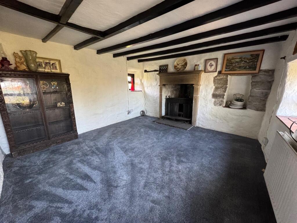 livingroom.jpg