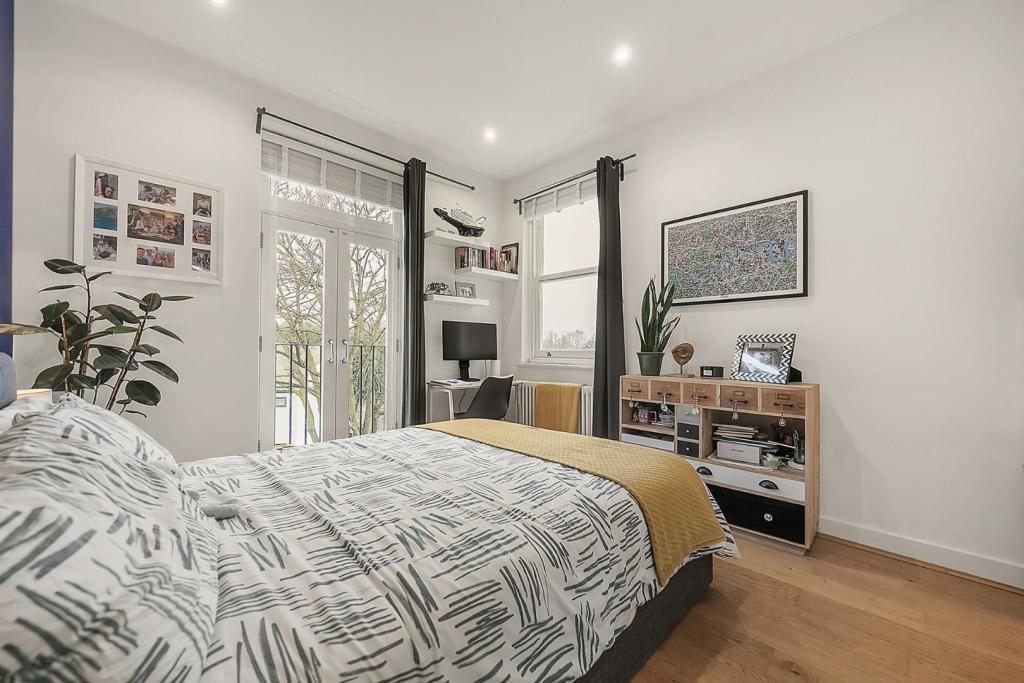 Bedroom (1).jpg