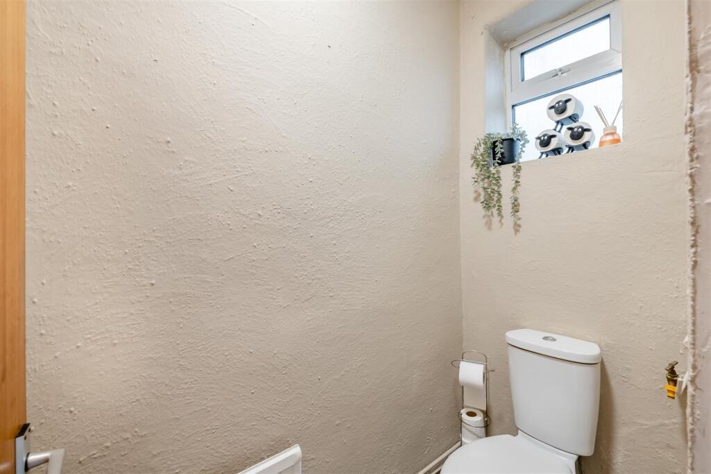 8634902-interior01.jpg