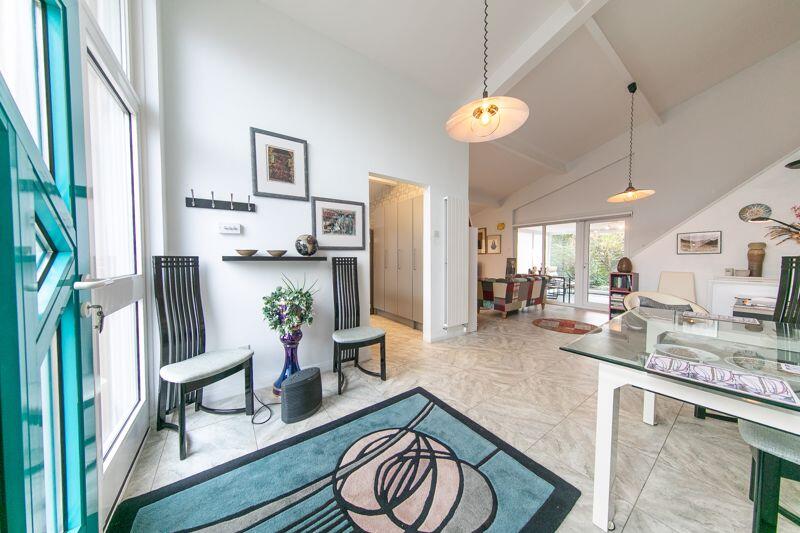 Entrance hallway &amp; living room