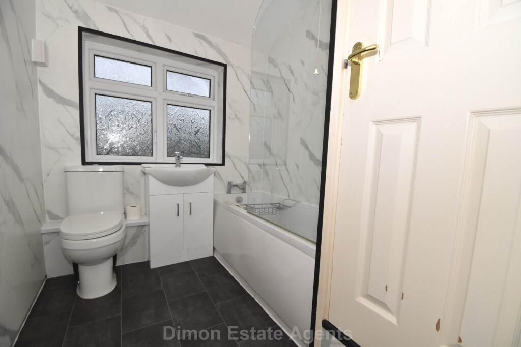 Gale Moor Avenue, Gomer