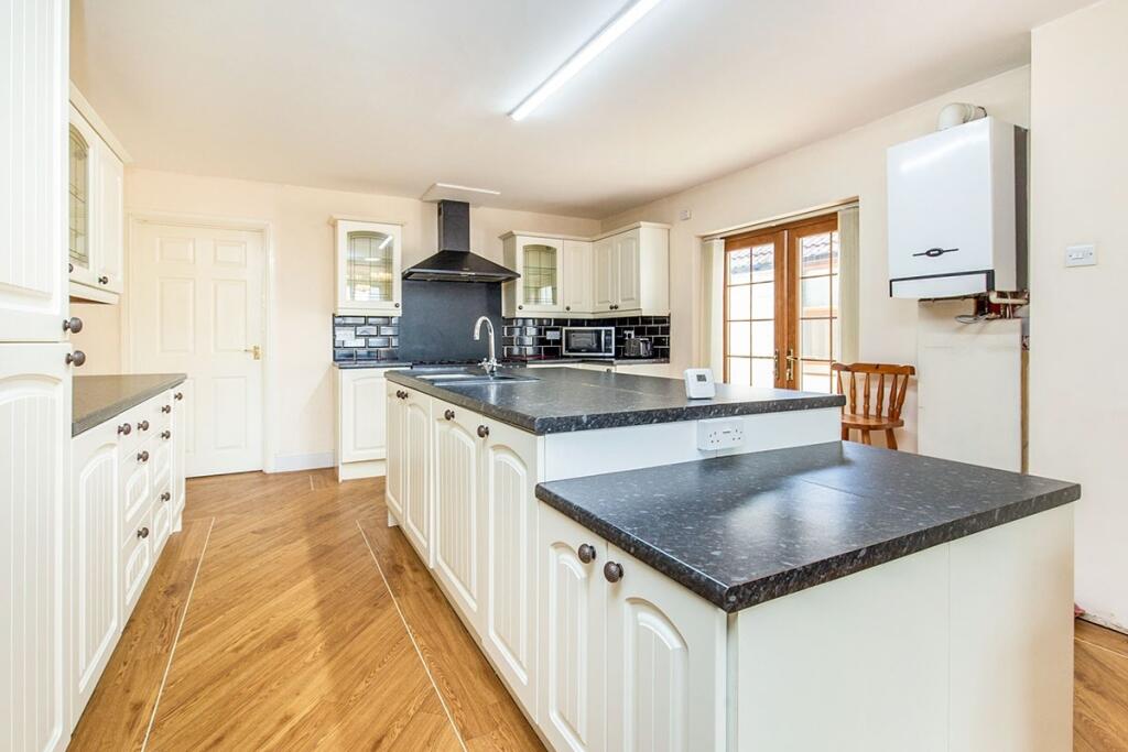 Kitchen/Breakfast Ro