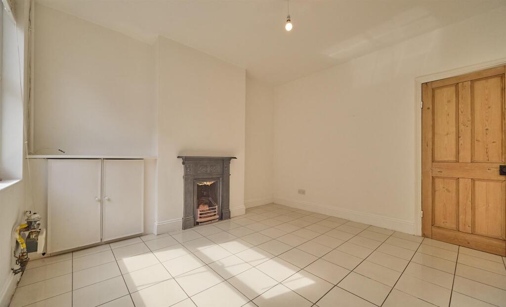 Front Lounge
