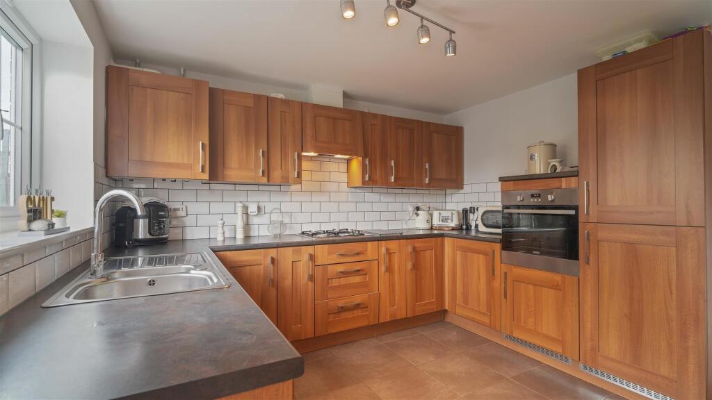 kitchen (3).jpg