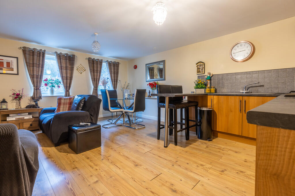 Living Room/Kitch...