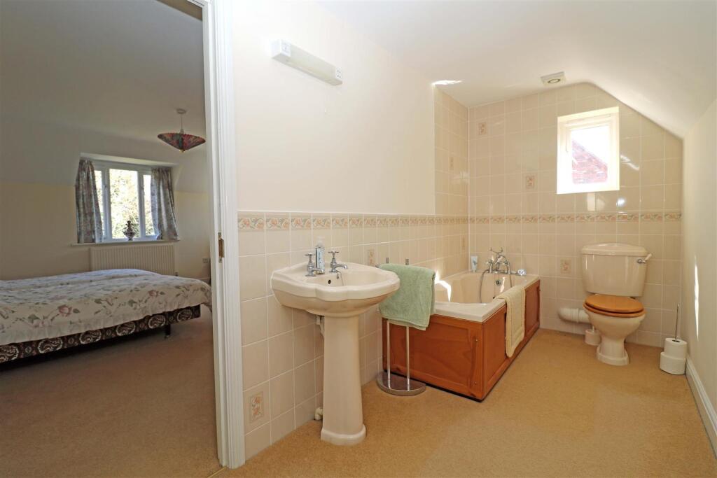 rossensuite2.JPG