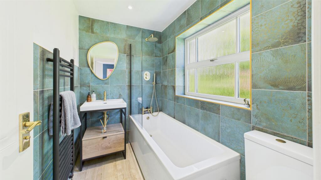 CAM04968G0-PR0034-STILL023