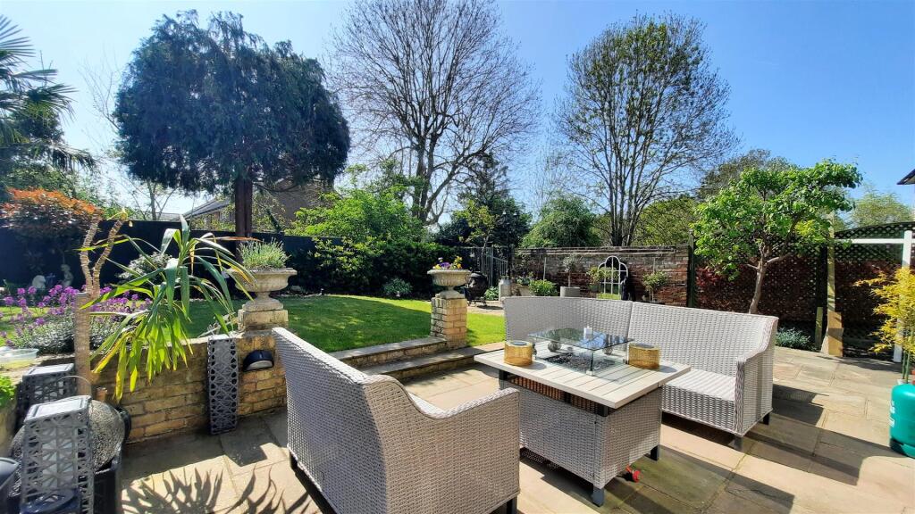 NEW GARDEN1.jpg