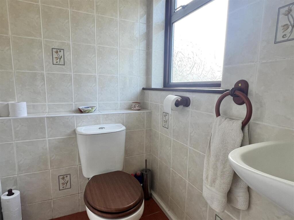 Cloakroom/WC