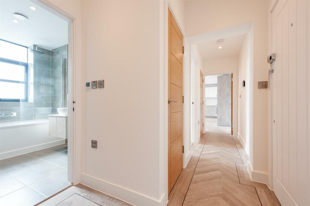 Hallway.jpg