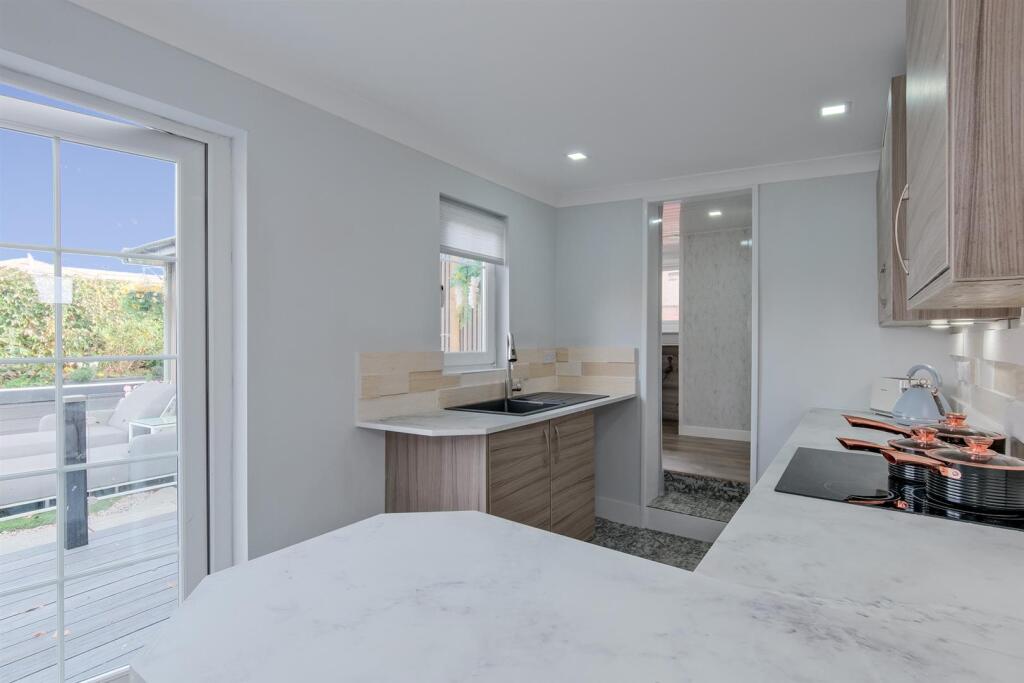 064-23 East Academy Street Wishaw, ML2 8BG.jpg