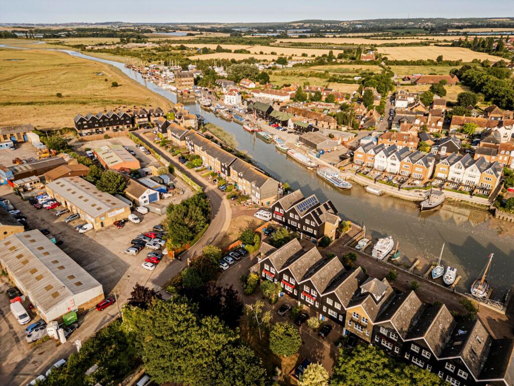 Surrounding Views (2)