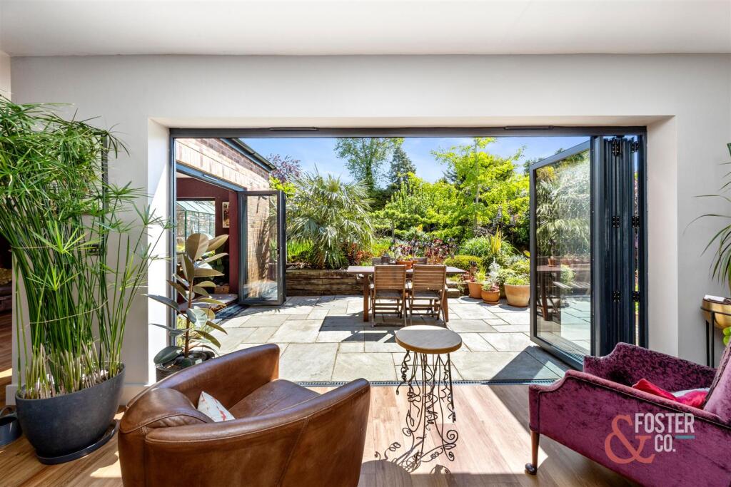 Tredcroft Road, 4 EXTERNALS-009.jpg