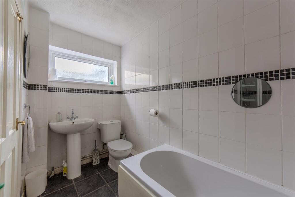 37 Wainfelin Road-16.jpg