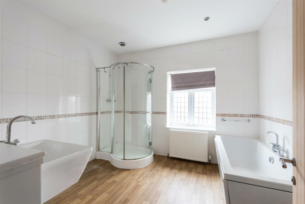 Family Bathroom.jpg