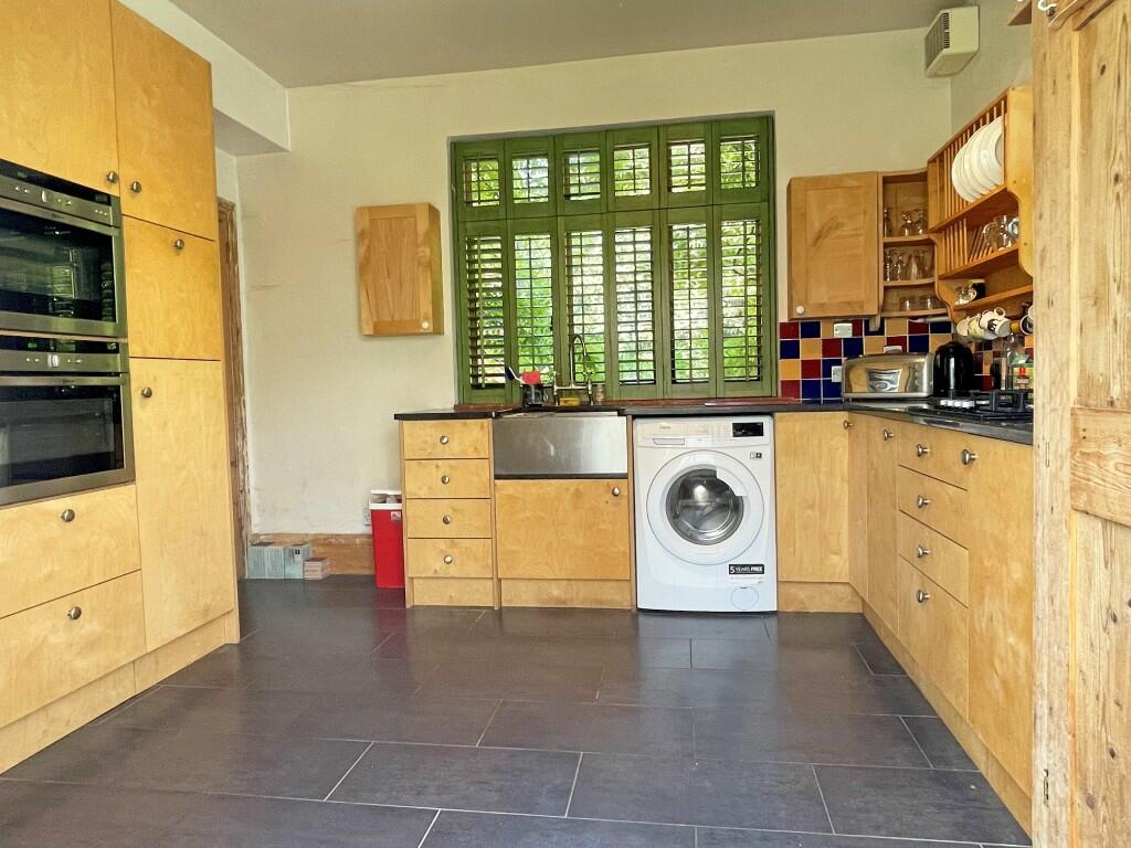 Kit/Breakfast Room