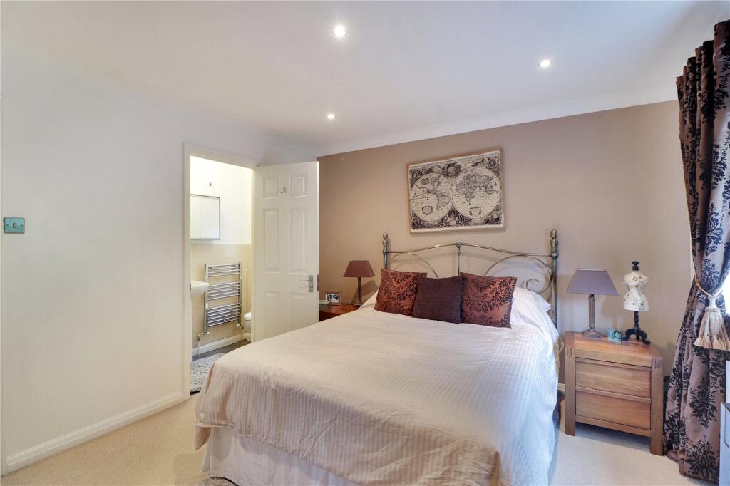 Master Bedroom View2