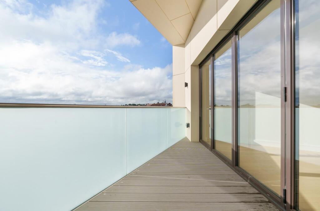 Davidson Frost-Wellings, DFW, Finchley Road, Londo