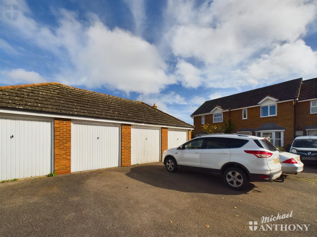 CAM03218G0-PR0405-STILL017