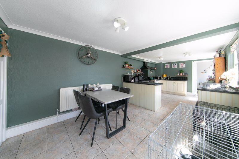 Kitchen &amp; breakfast room