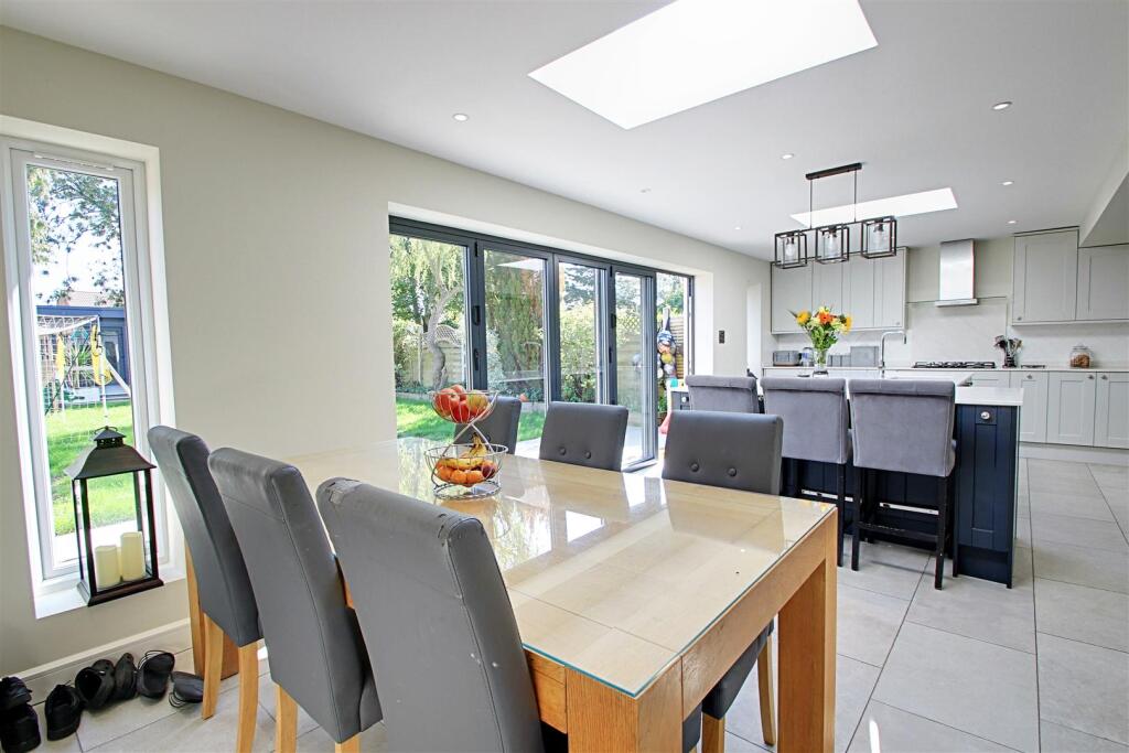 Kitchen Diner 1.jpg