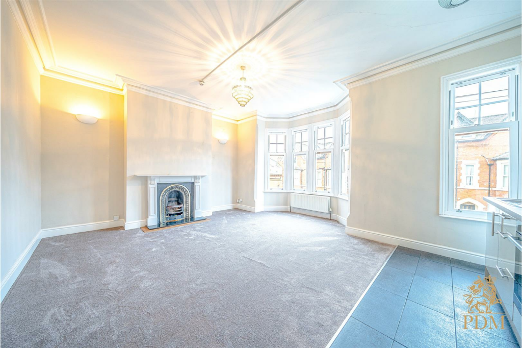 Flat 2, 4, Mapperley Park Drive Nottingham, NG3 5B