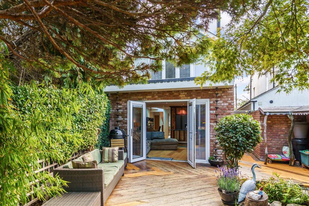 MANOR GREEN ROAD (3).jpg