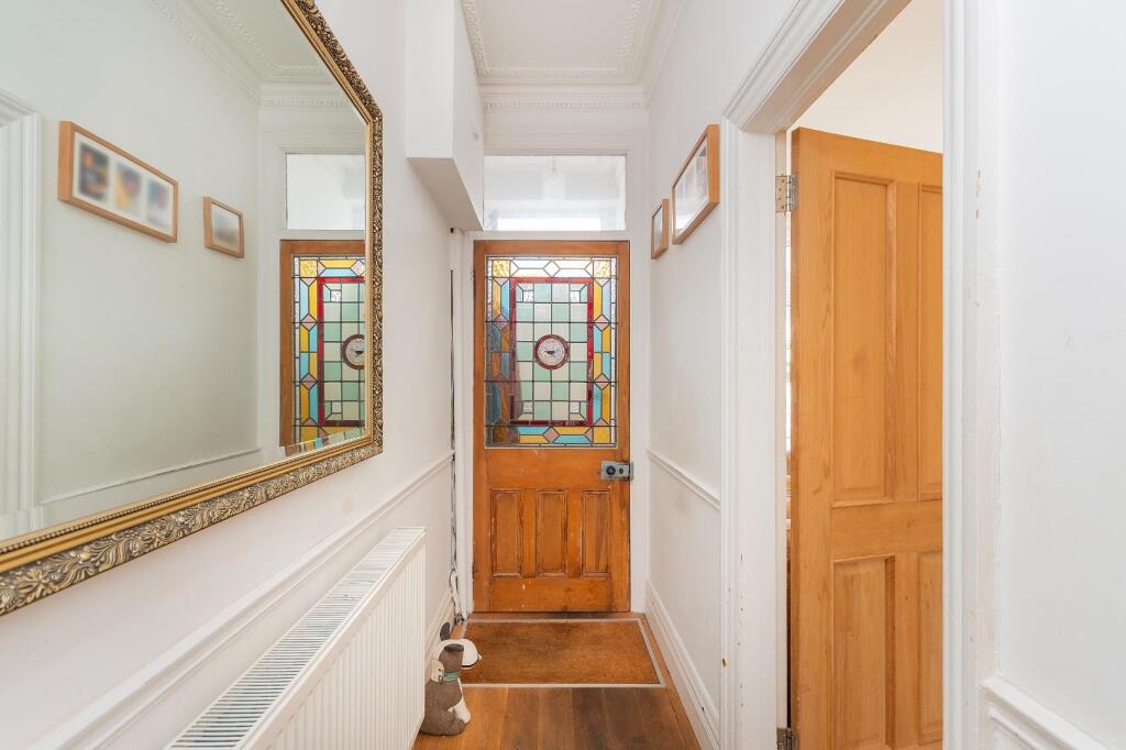 2W4RKE - Hallway C.jpg