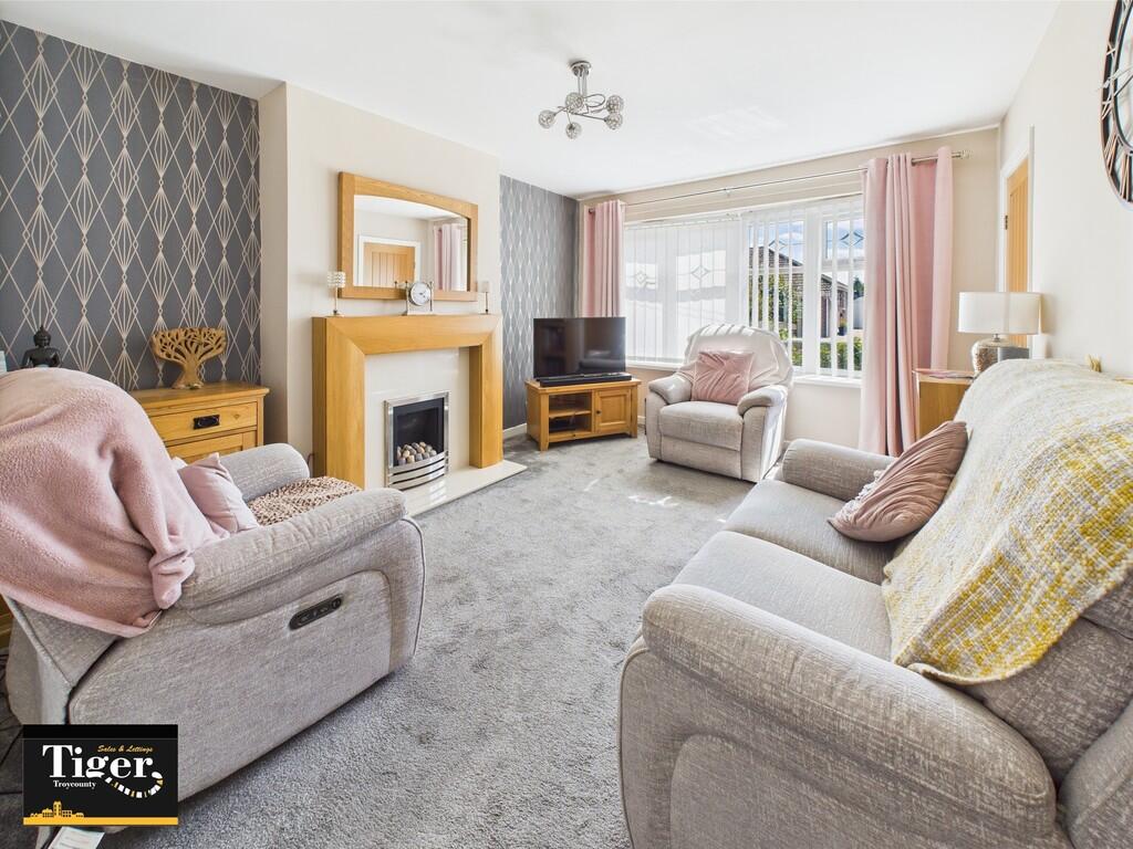 CAM02176G0-PR0578...