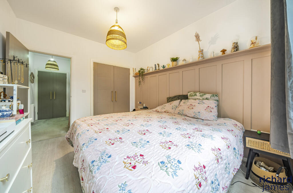 9d078f78-a0df-403...