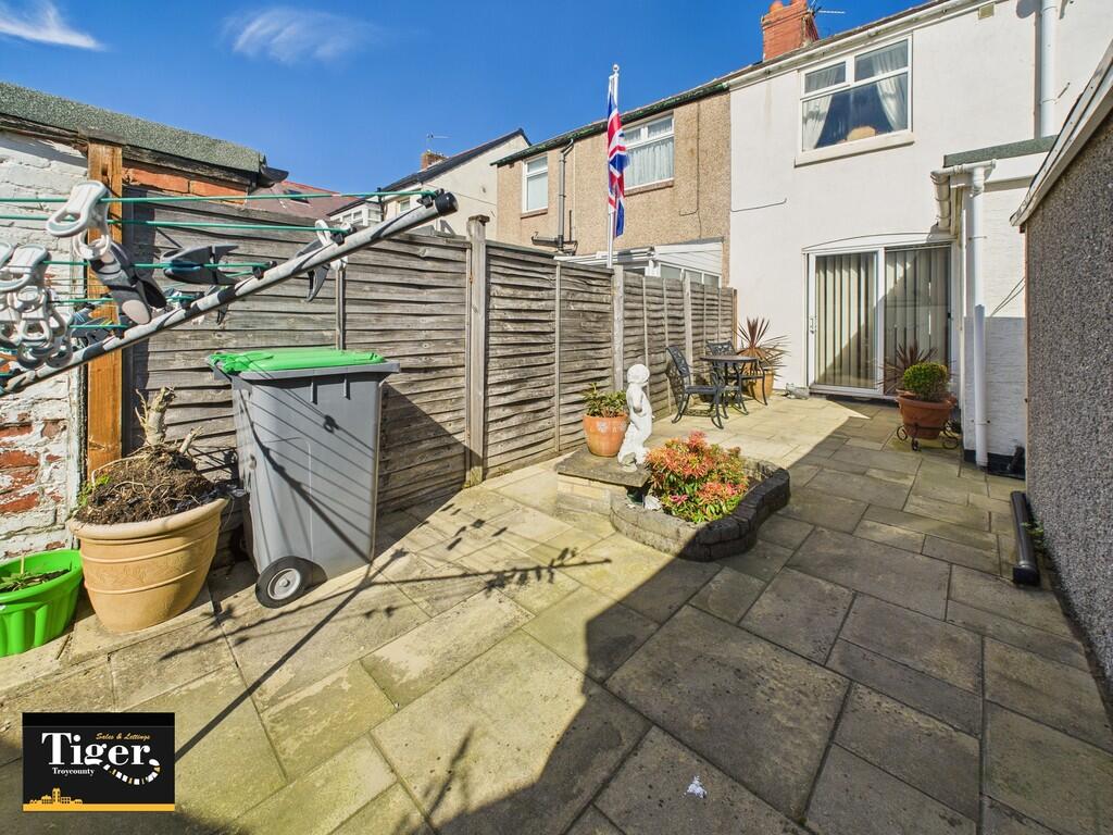 CAM02176G0-PR0558...