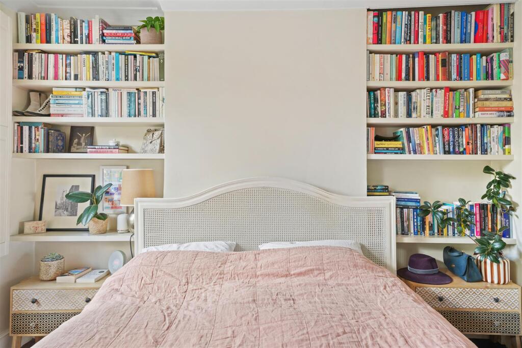 Grosvenor Park Road, E17