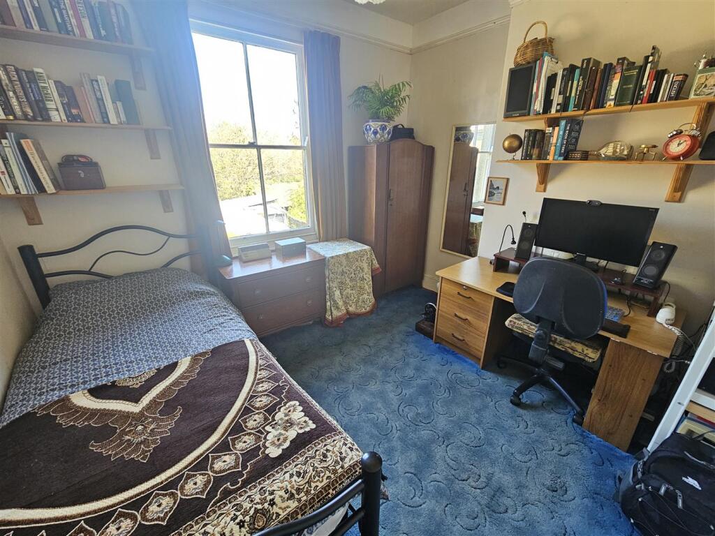 Bedroom 2.jpg