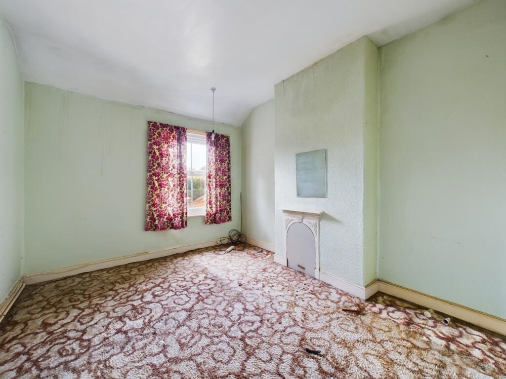 CAM04634G0-PR0005-STILL007