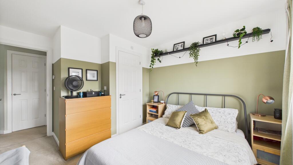 Bedroom 1 (1)