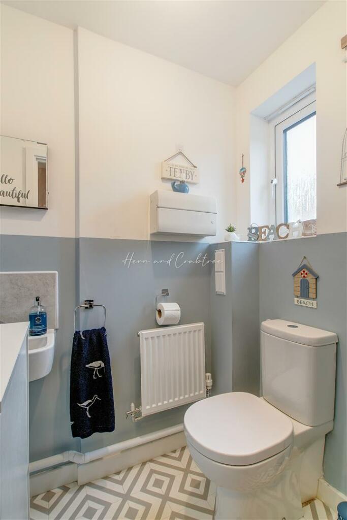 Clos Thomas, St Edeyrns, HernCrabtree (3).jpg