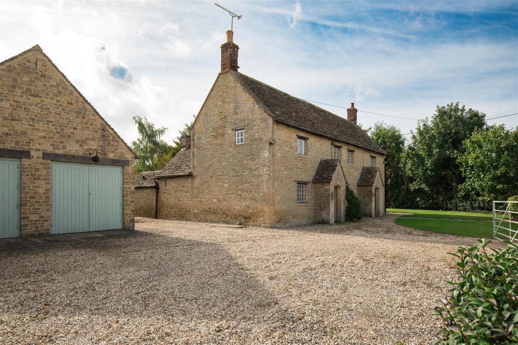 42 43 Down Ampney (print) 69.jpg